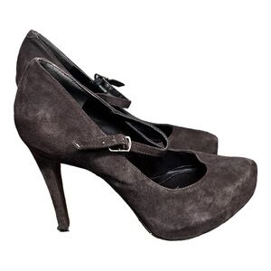 BCBG Paulie Suede heels brown size 7.5